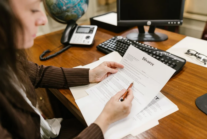 Different Ways Hiring a Family Lawyer Can Benefit You